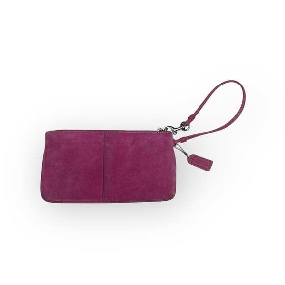 Vintage 90’s: Coach ❃ Suede Turnlock Wristlet Bag ❃ Magenta + Silver Hardware ❃ - Picture 4 of 16